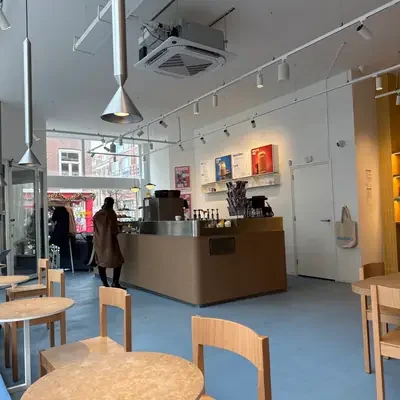 Wakuli specialty coffee bar (Piet Heinstraat) café